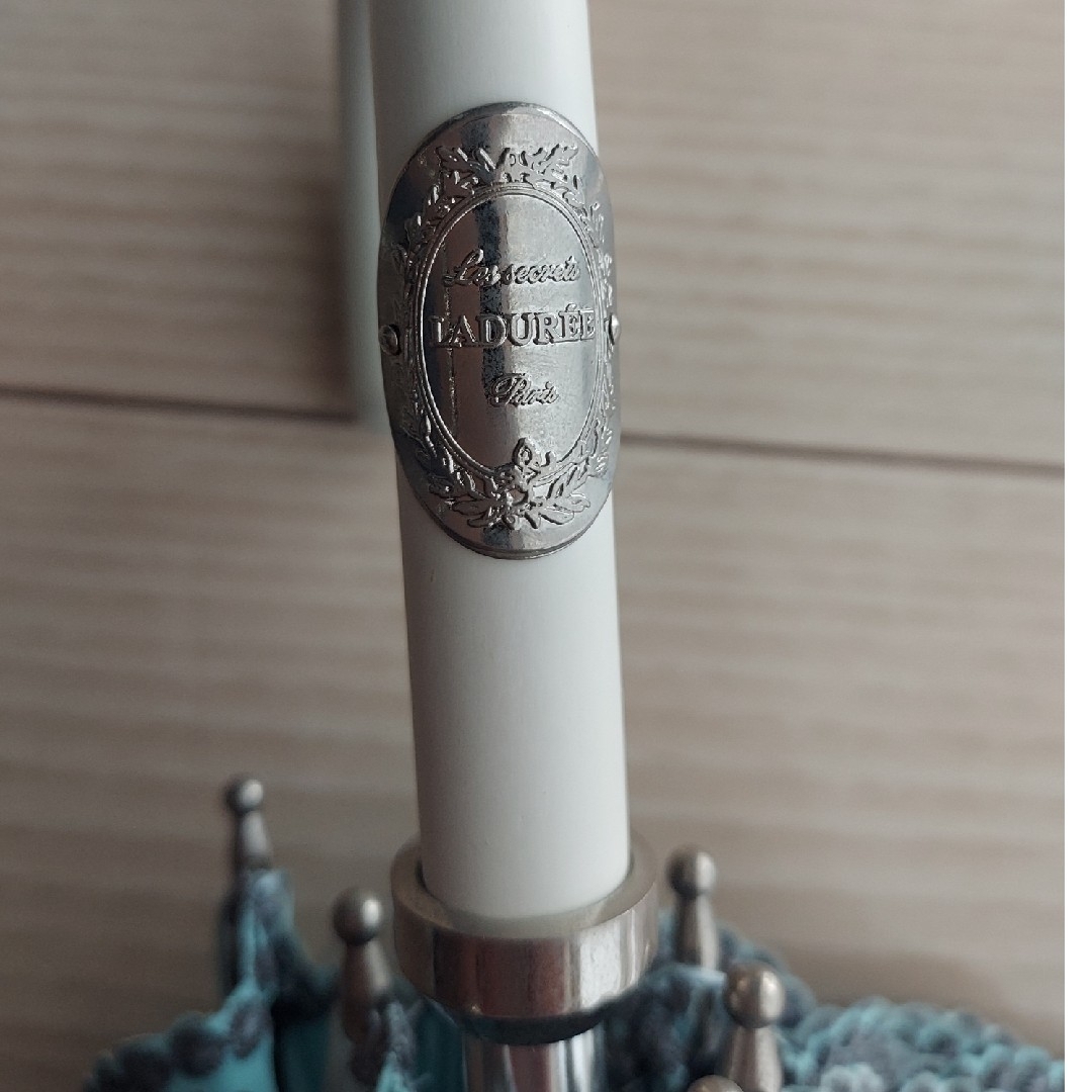 LADUREE(ラデュレ)のLADUREE　ミントブルーリボン🎀日傘 レディースのファッション小物(傘)の商品写真