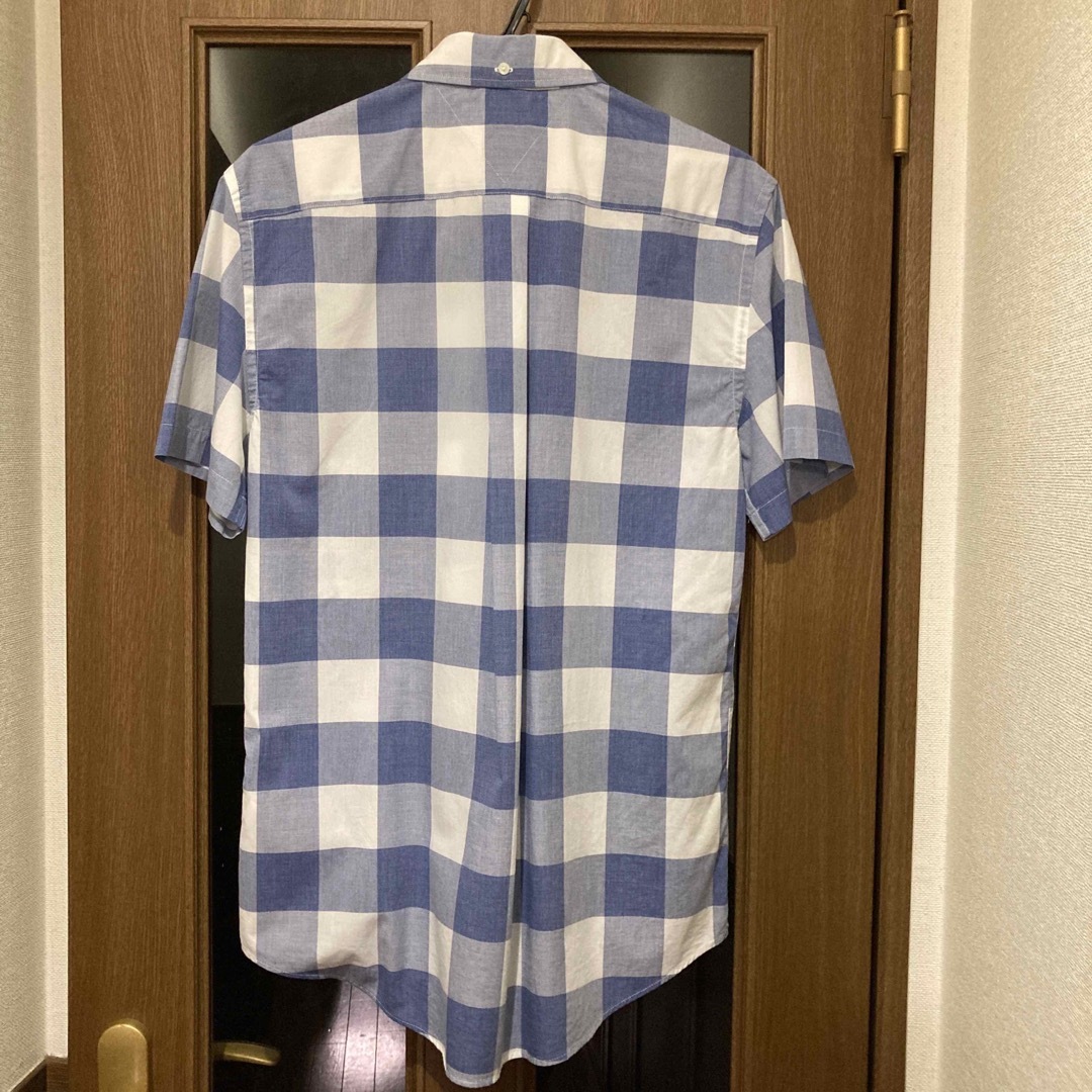 TOMMY HILFIGER(トミーヒルフィガー)のトミーヒルフィガー　メンズ半袖シャツ　ブルーチェックシャツ　M メンズのトップス(シャツ)の商品写真
