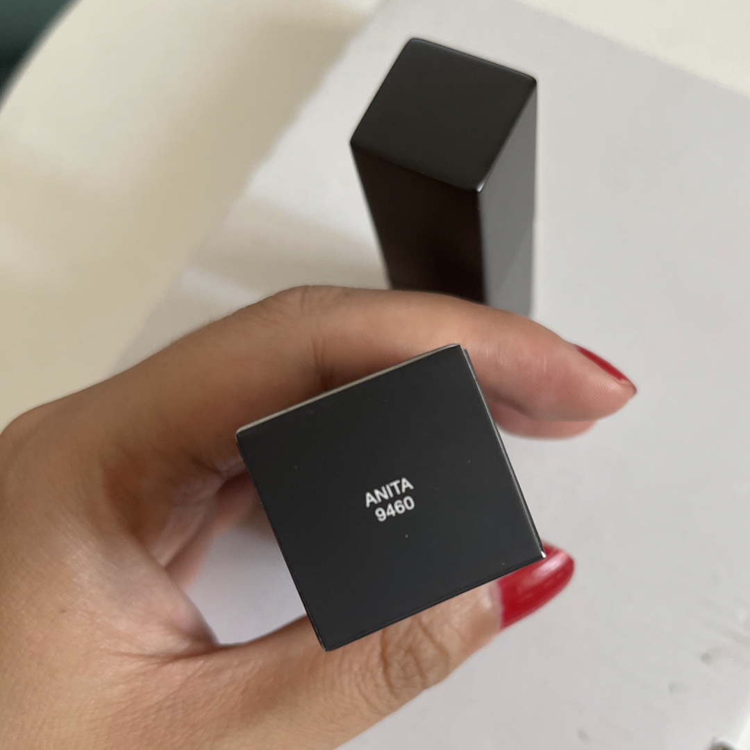 NARS(ナーズ)のナーズ　オーデイシャスリップスティック コスメ/美容のベースメイク/化粧品(口紅)の商品写真