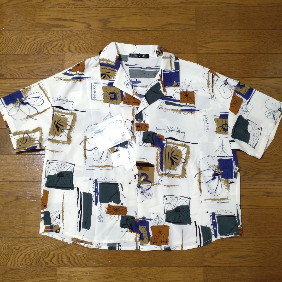 しまむら(シマムラ)のアートガラカイキンシャツ オープンカラーシャツ レディースのトップス(シャツ/ブラウス(半袖/袖なし))の商品写真