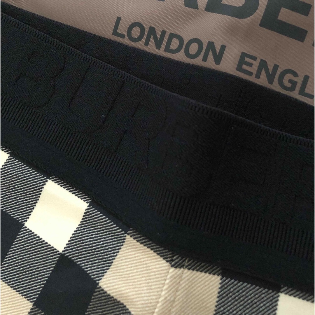 BURBERRY(バーバリー)のバーバリーチルドレン 新品レギンス 14Y キッズ/ベビー/マタニティのキッズ服女の子用(90cm~)(パンツ/スパッツ)の商品写真