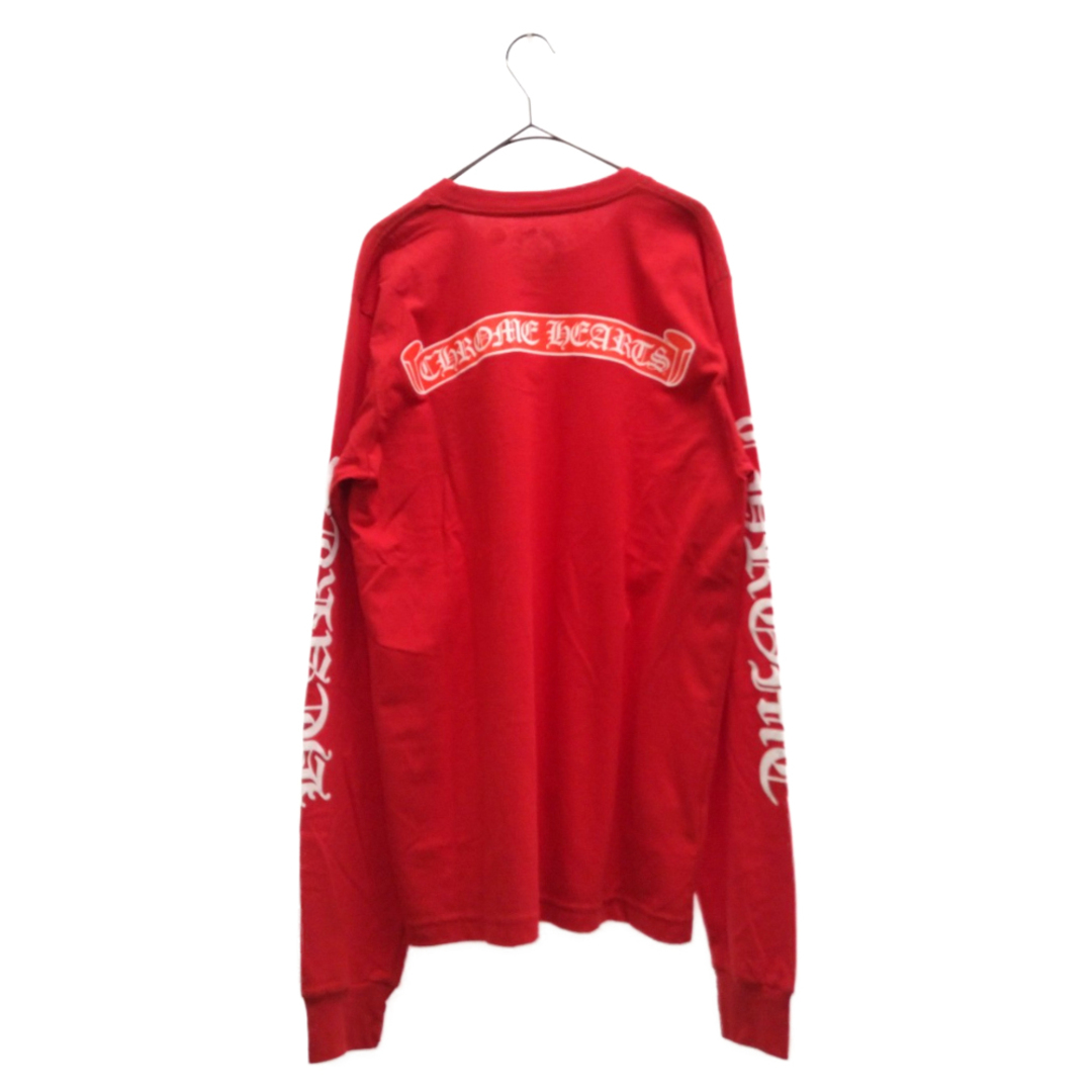 Chrome Hearts(クロムハーツ)のCHROME HEARTS クロムハーツ Red Back Scroll Logo LS Tee レッドバックスクロールロゴロングスリーブTシャツ 長袖カットソー ロンT 胸ポケット ホースシュー レッド メンズのトップス(Tシャツ/カットソー(七分/長袖))の商品写真