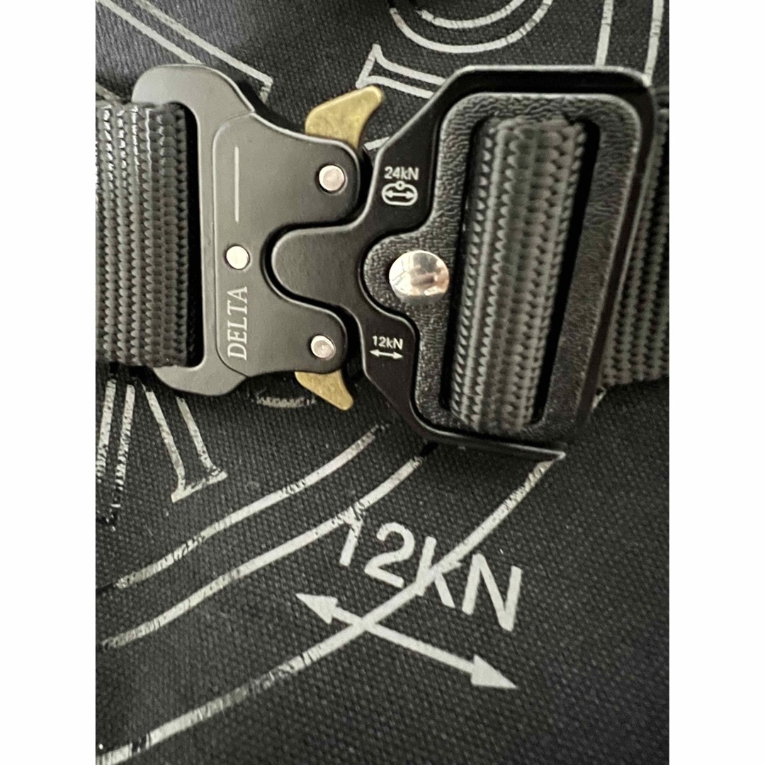 ALYX × MONCLER Genius コラボ限定品 コブラバックルカスタム