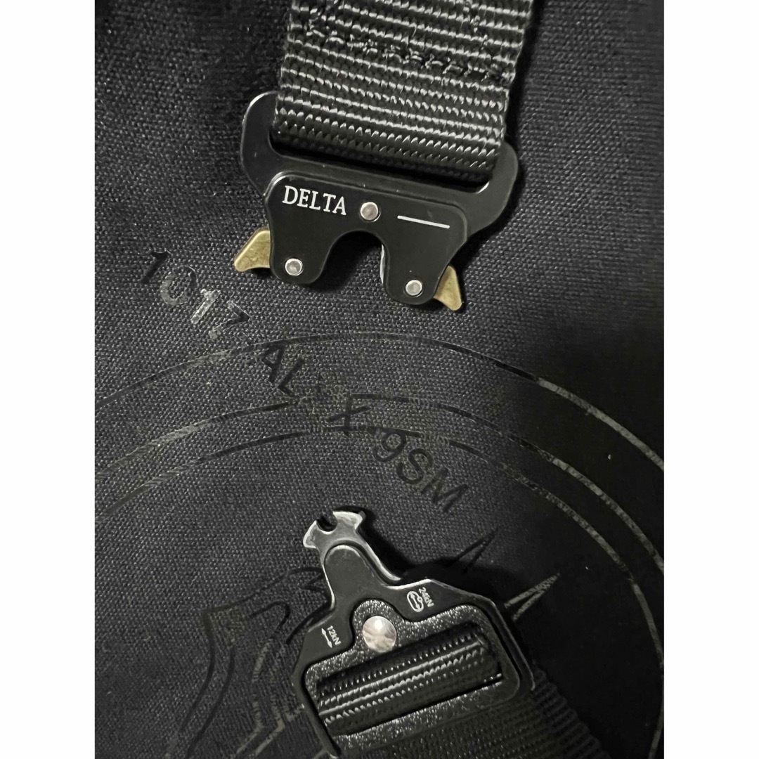 ALYX × MONCLER Genius コラボ限定品 コブラバックルカスタム