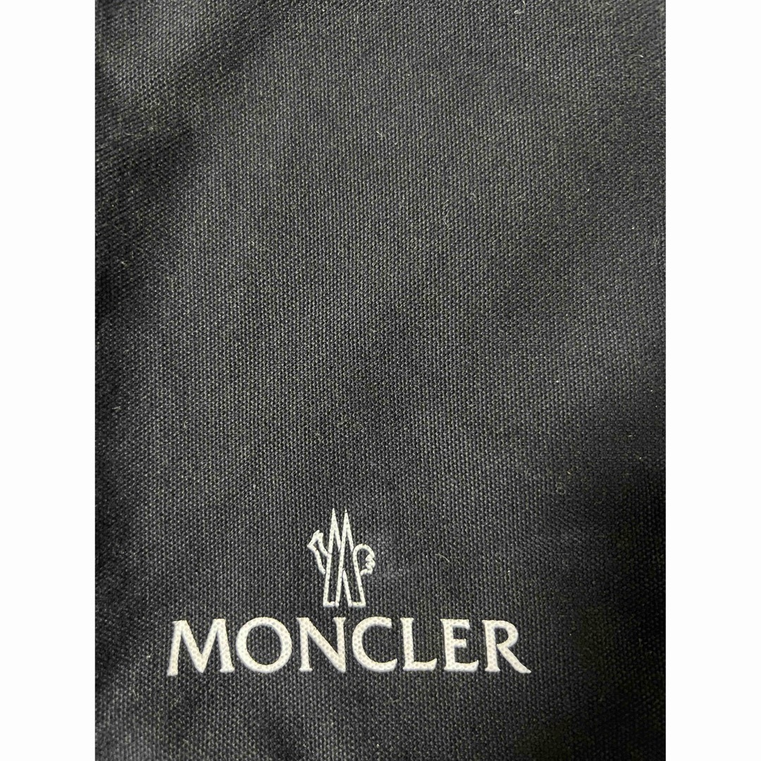 MONCLER(モンクレール)のALYX × MONCLER Genius コラボ限定品 コブラバックルカスタム メンズのバッグ(ショルダーバッグ)の商品写真