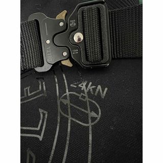ALYX × MONCLER Genius コラボ限定品 コブラバックルカスタム