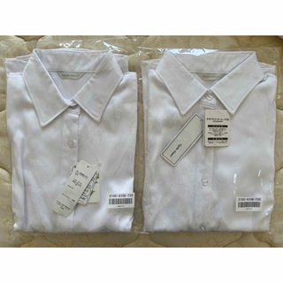 事務　半袖シャツ　新品未使用2枚　ホワイト(シャツ/ブラウス(半袖/袖なし))