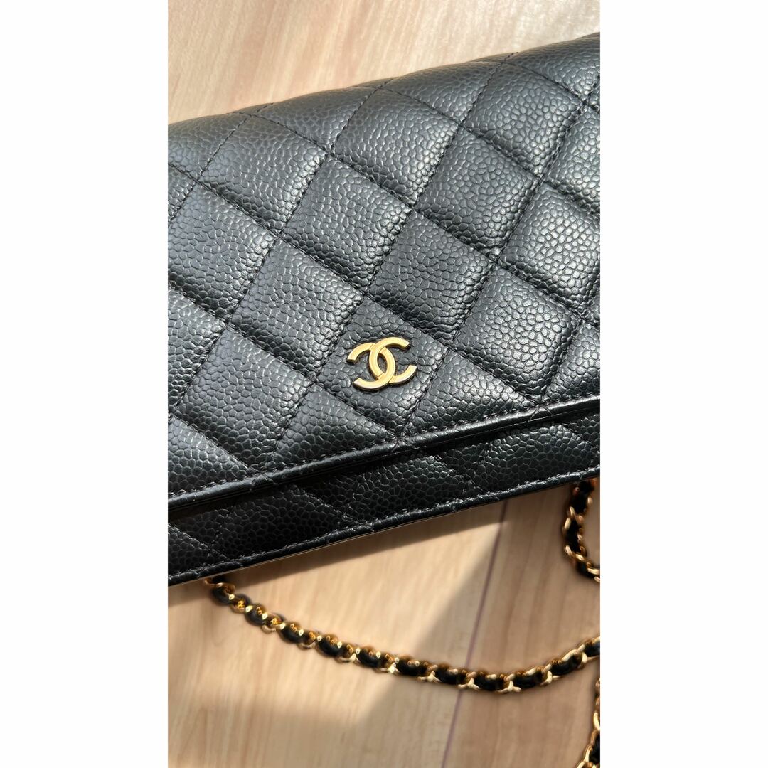 CHANEL(シャネル)の美品CHANEL シャネル マトラッセ　チェーンウォレット　キャビアスキン レディースのバッグ(ショルダーバッグ)の商品写真