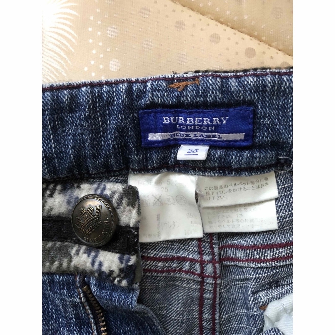 BURBERRY BLUE LABEL(バーバリーブルーレーベル)のBurberry Blue Labelジーンズ レディースのパンツ(デニム/ジーンズ)の商品写真