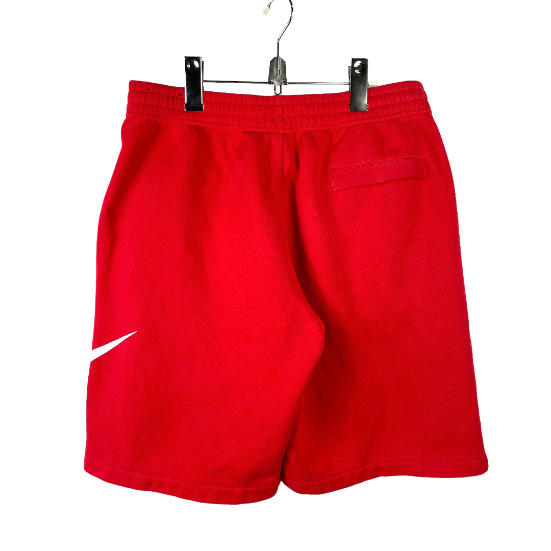 NIKE(ナイキ)のNIKE ナイキ スウェット地 ハーフパンツ 赤 ビッグスウッシュ US/L メンズのパンツ(ショートパンツ)の商品写真