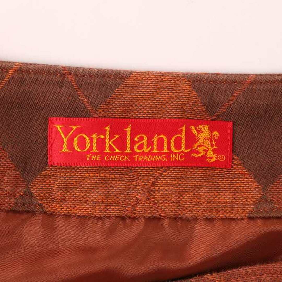 Yorkland(ヨークランド)のヨークランド フレアスカート アーガイル柄 サイドボタン ひざ上丈 日本製 麻/リネン混 裏地有 レディース 11ARサイズ ブラウン YORKLAND レディースのスカート(その他)の商品写真
