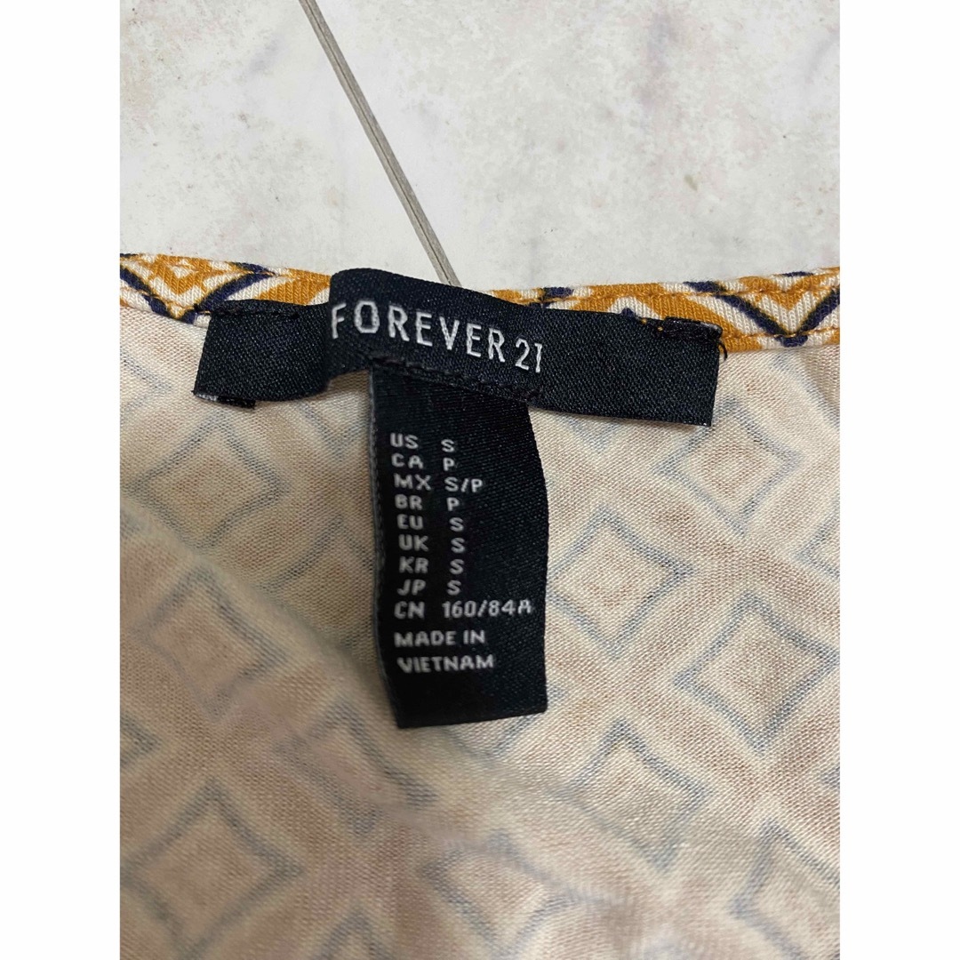 FOREVER 21(フォーエバートゥエンティーワン)の【Forever21】トップス レディースのトップス(Tシャツ(半袖/袖なし))の商品写真