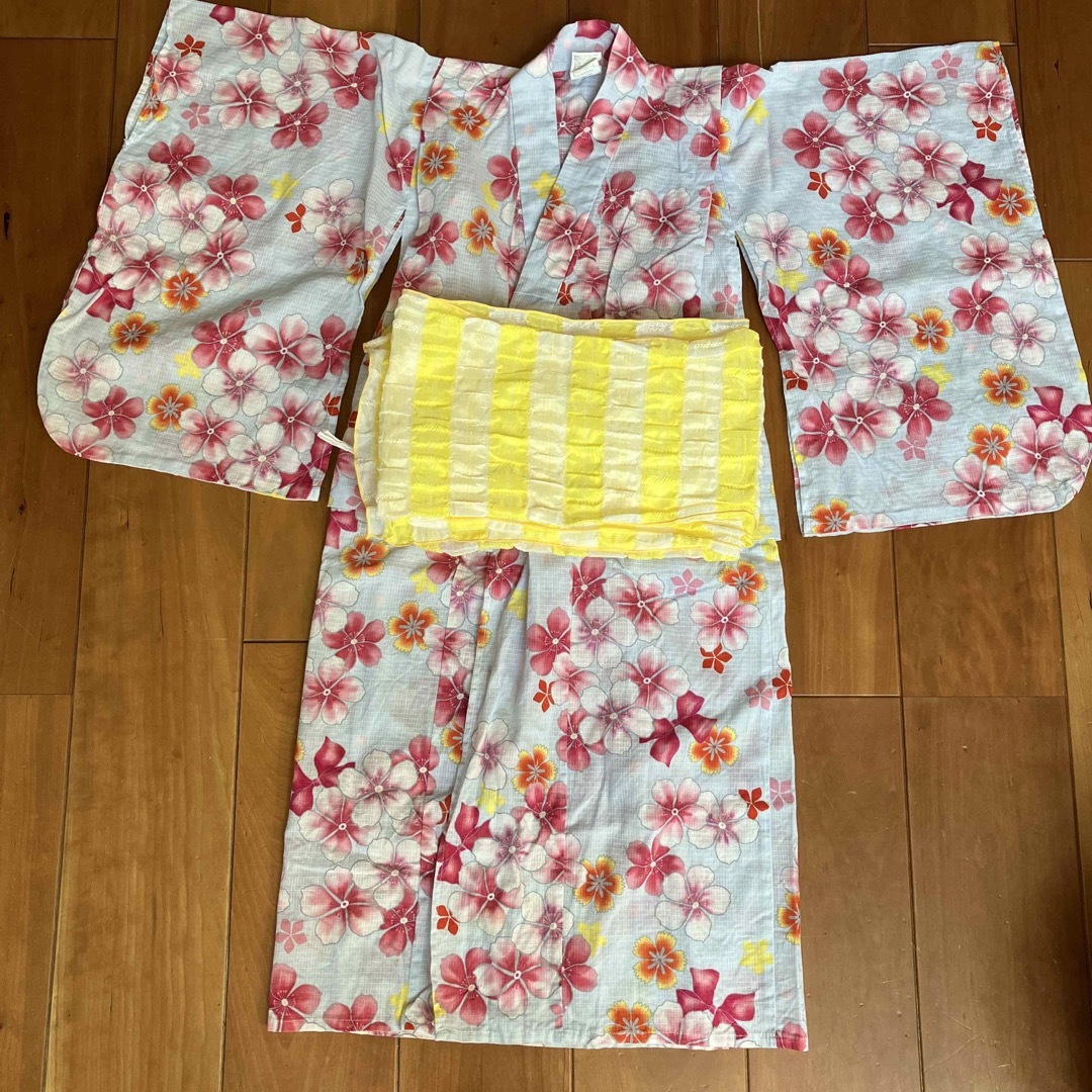 浴衣　120㌢ キッズ/ベビー/マタニティのキッズ服女の子用(90cm~)(甚平/浴衣)の商品写真