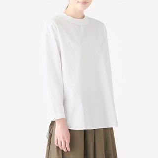 ムジルシリョウヒン(MUJI (無印良品))の新疆綿（しんきょうめん）洗いざらしブロードクルーネックブラウス(シャツ/ブラウス(長袖/七分))