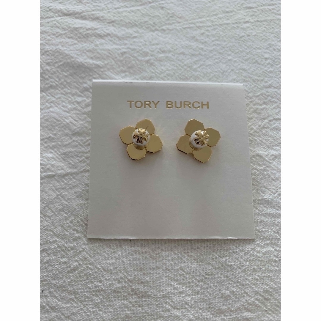 Tory Burch(トリーバーチ)のTBP105S2トリーバーチ Tory Burch   花パールピアス レディースのアクセサリー(ピアス)の商品写真