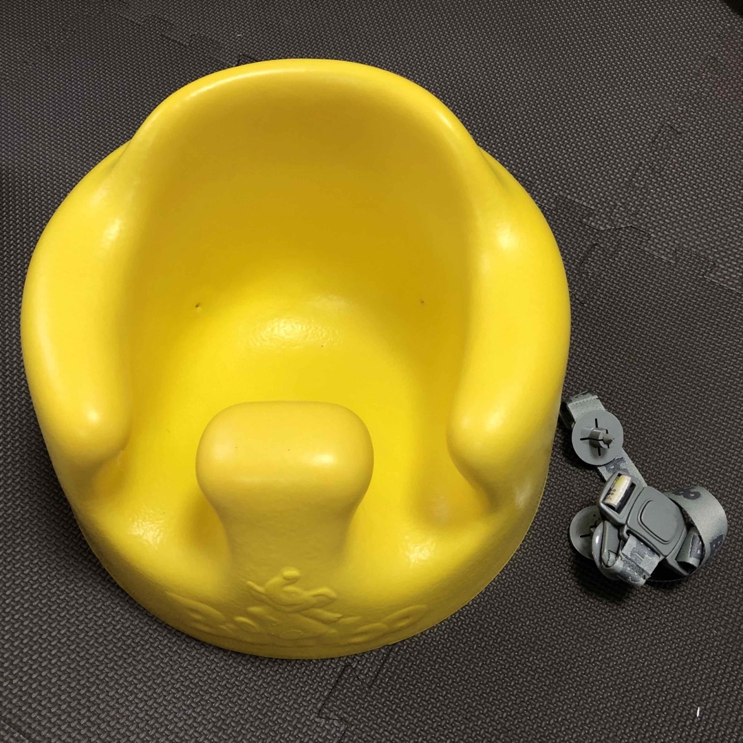 Bumbo(バンボ)のバンボ　イエロー キッズ/ベビー/マタニティの寝具/家具(収納/チェスト)の商品写真