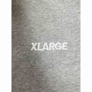 美品　XLARGE グレー　パーカー　サイズM フード付き