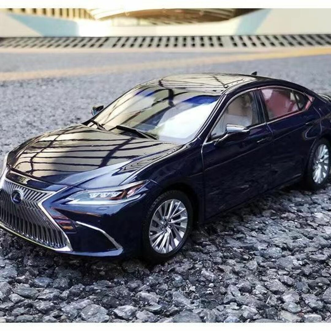 格安販売中 1/18 ミニカー レクサス ブルー 2019 ES300H ミニカー