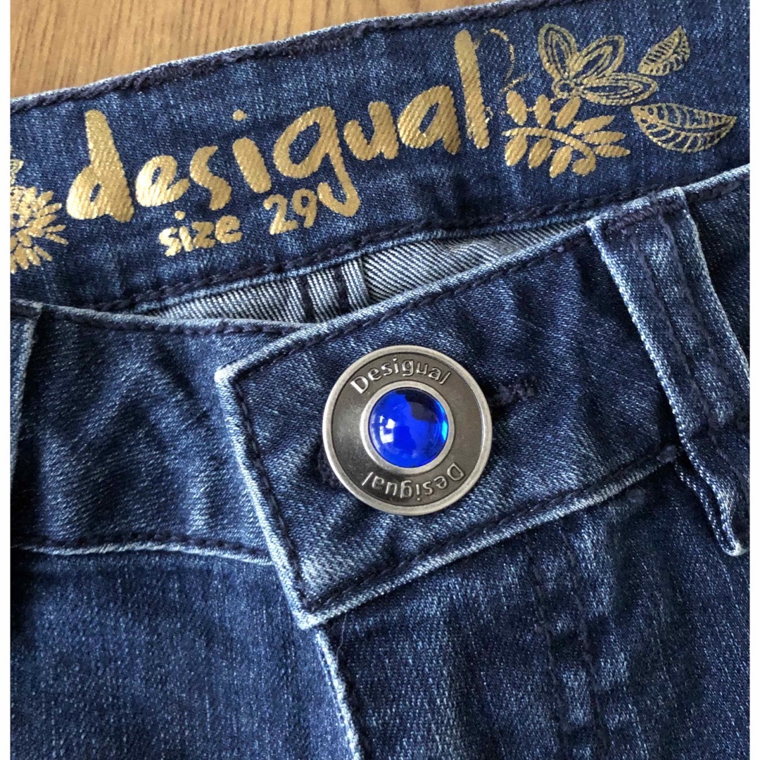 DESIGUAL(デシグアル)の『専用』DESIGUALデシグアルのジーンズ&バックパック2点 レディースのパンツ(デニム/ジーンズ)の商品写真