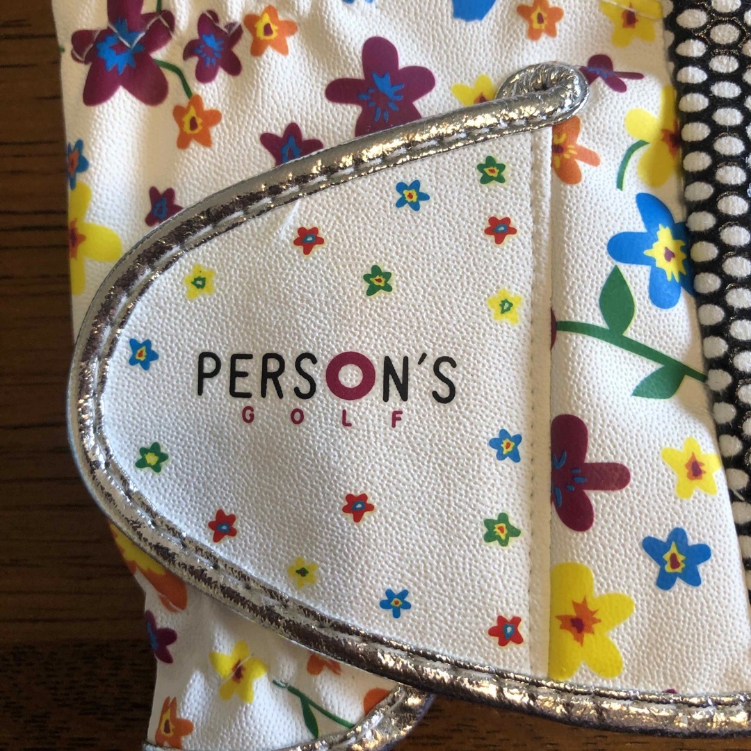 PERSON'S(パーソンズ)のパーソンズのゴルフ手袋　右手3セット　白黒白の組み合わせ　新品 チケットのスポーツ(ゴルフ)の商品写真