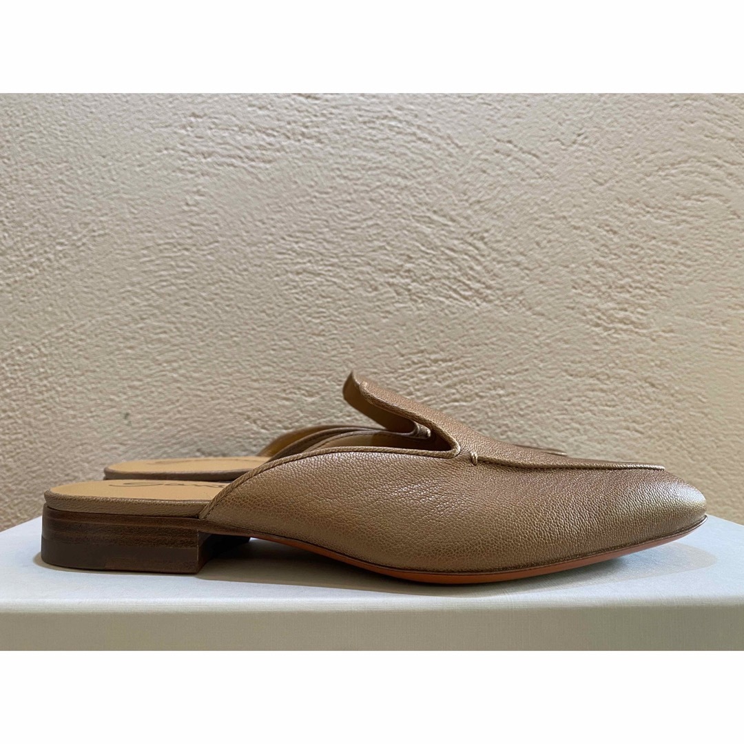 Santoni(サントーニ)の新品 SANTONI レザーミュール サンダル フラットシューズ サントーニ レディースの靴/シューズ(ミュール)の商品写真