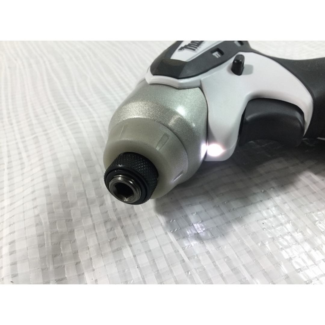 ☆極美品☆makita マキタ 10.8V 充電式インパクトドライバ TD090DWXW 白/ホワイト バッテリー2個(1.3Ah) 充電器 ケース付 73348 【makita】充電式インパクトドライバ TD090DWXW