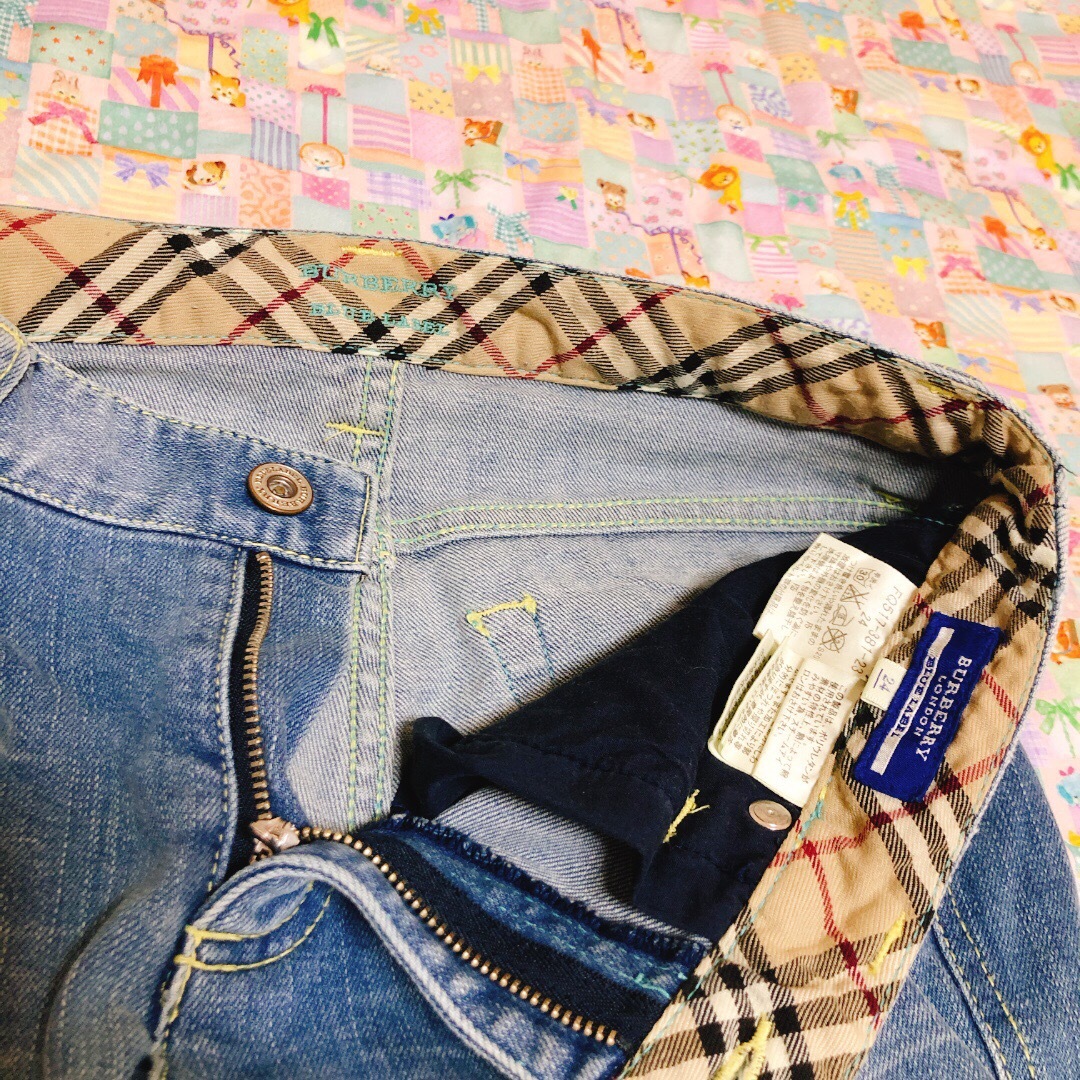 BURBERRY(バーバリー)のバーバリー＊ブルーレーベル＊デニムパンツ＊BURBERRY＊BLUE＊LABEL レディースのパンツ(デニム/ジーンズ)の商品写真