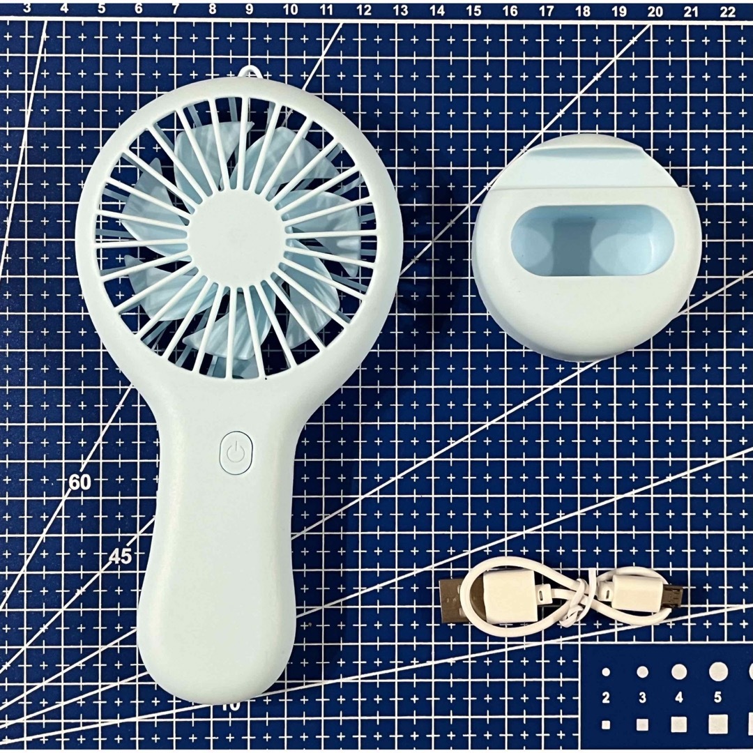 卓上扇風機　USB 携帯扇風機 スマホ/家電/カメラの冷暖房/空調(扇風機)の商品写真