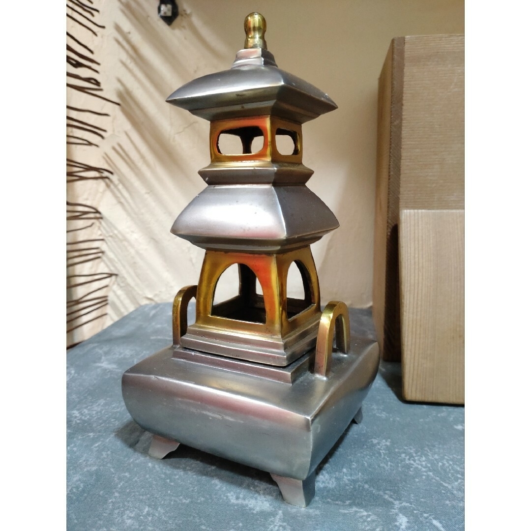 香炉 灯籠 鋳銅 共箱付 置物 茶道具 コスメ/美容のリラクゼーション(お香/香炉)の商品写真