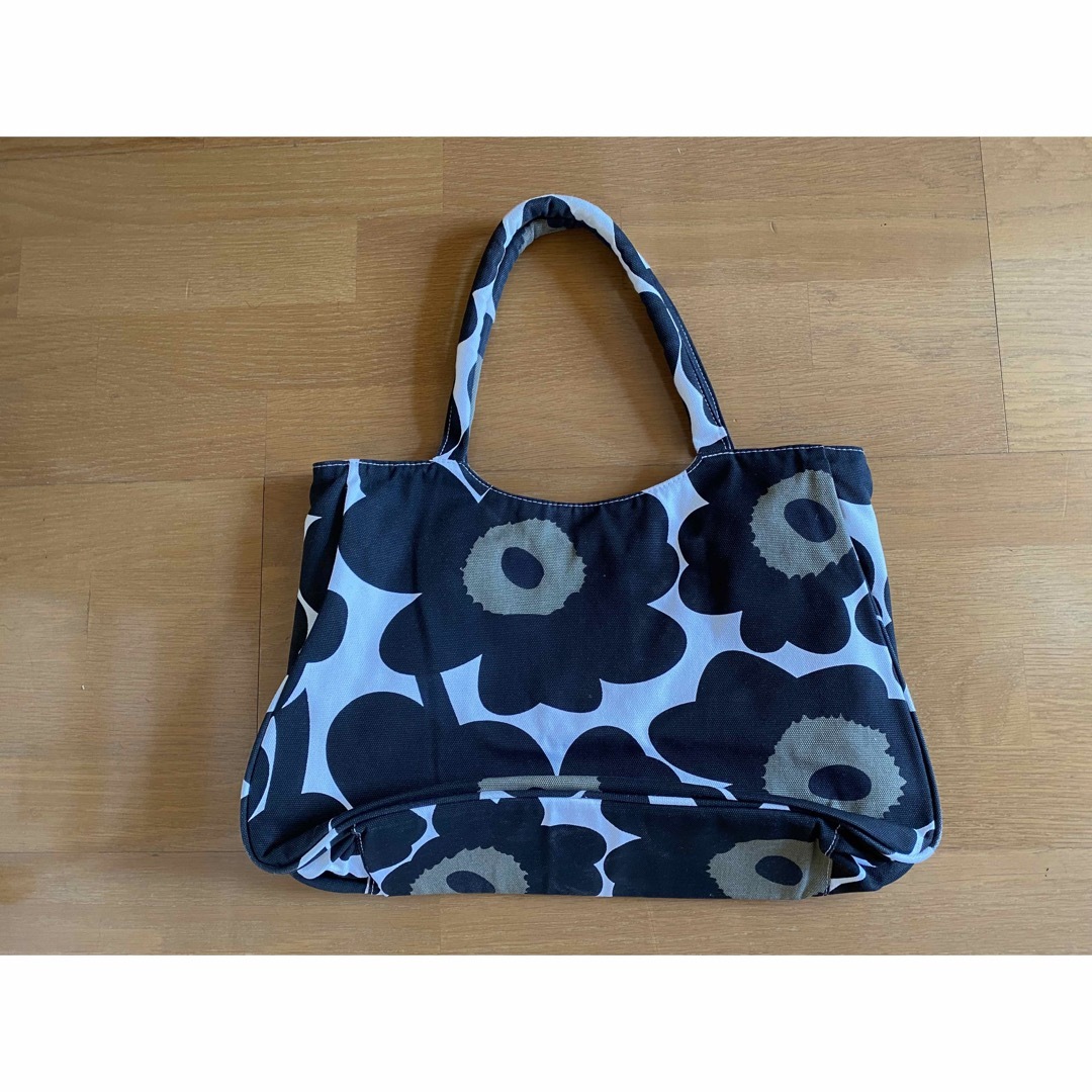 marimekko(マリメッコ)の◆マリメッコ marimekko ウニッコバッグ◆人気の黒＆白 Ｌ・2way可♪ レディースのバッグ(ショルダーバッグ)の商品写真