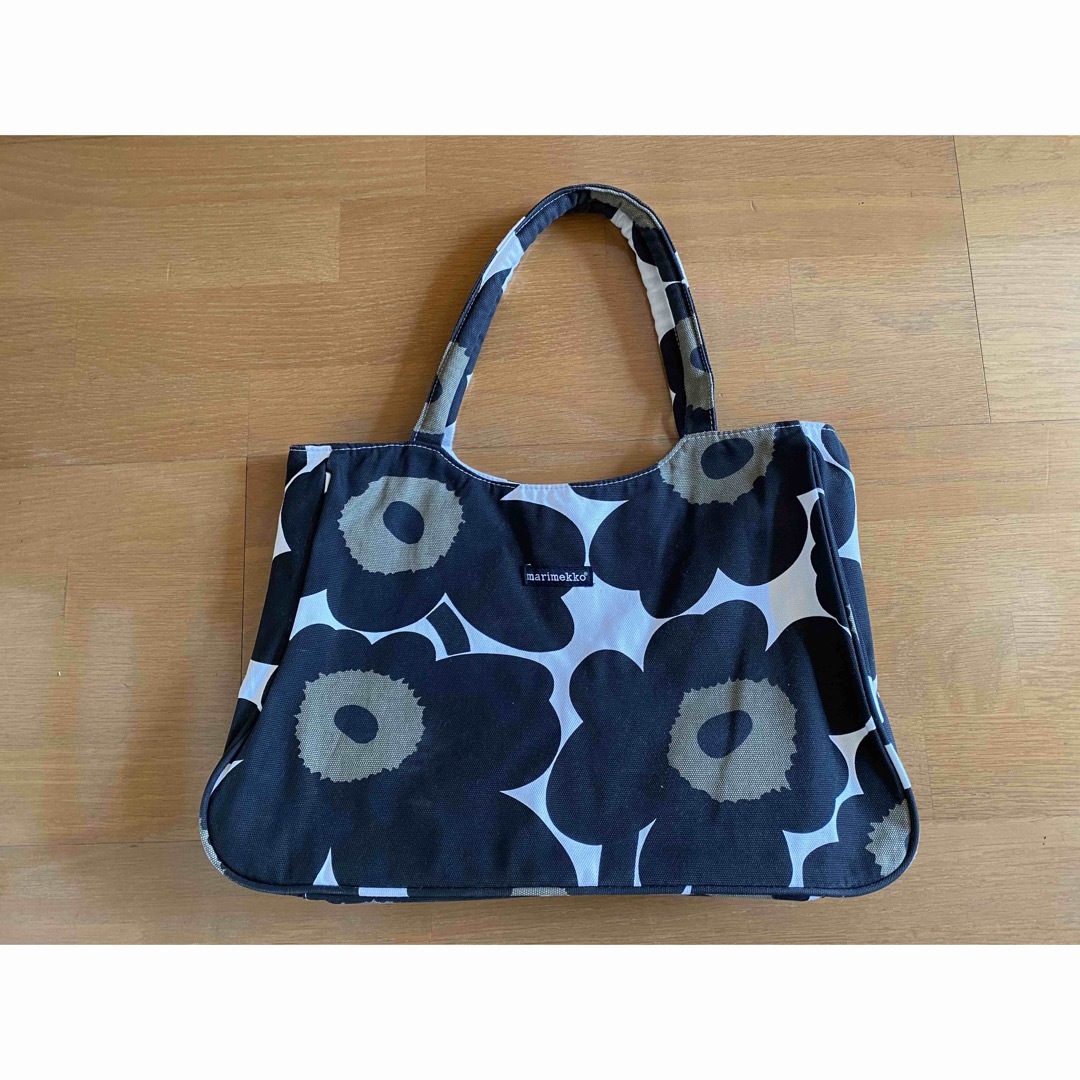 marimekko(マリメッコ)の◆マリメッコ marimekko ウニッコバッグ◆人気の黒＆白 Ｌ・2way可♪ レディースのバッグ(ショルダーバッグ)の商品写真