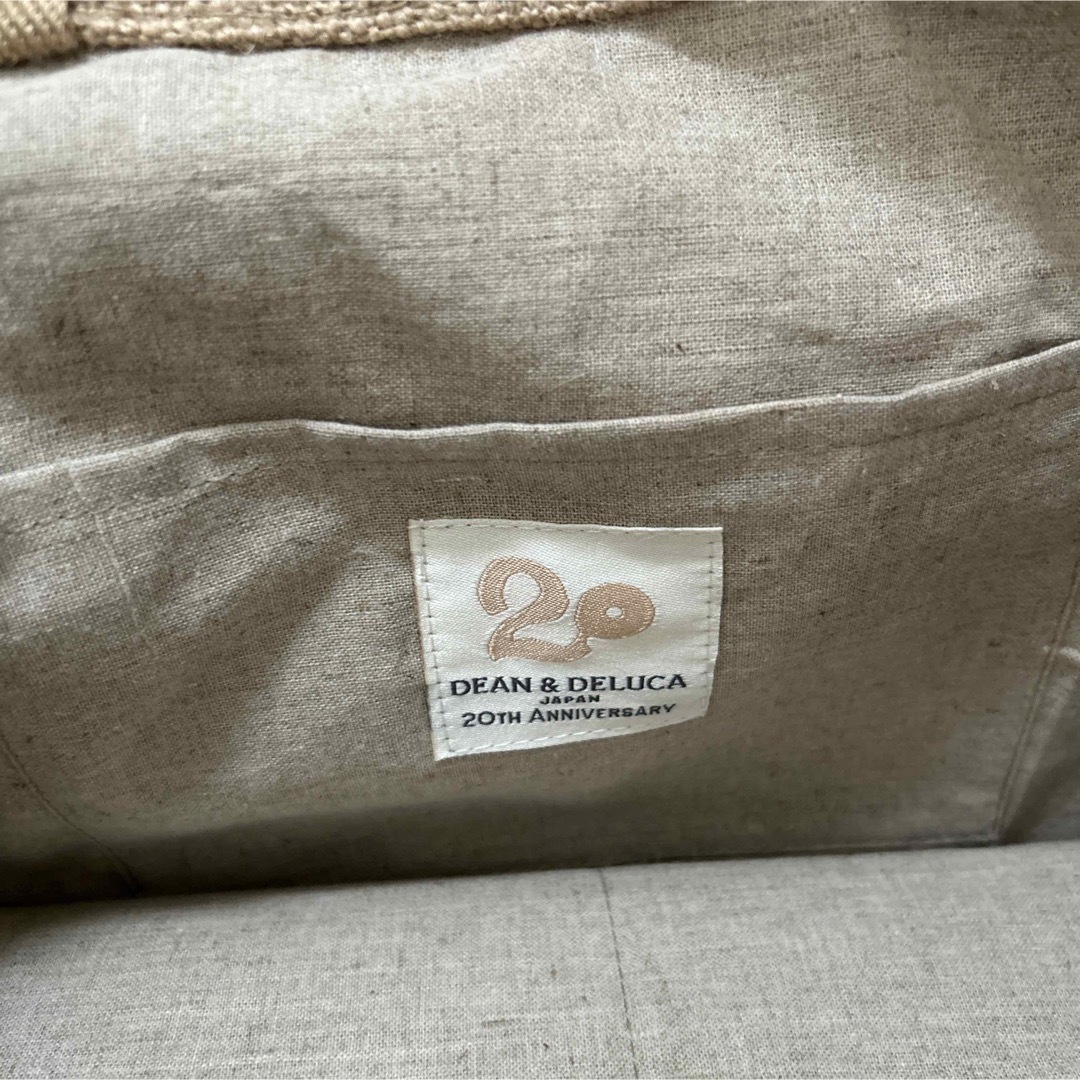 DEAN & DELUCA(ディーンアンドデルーカ)の【新品】DEAN&DELUCA 20周年限定 ジュートバッグ　Sサイズ レディースのバッグ(トートバッグ)の商品写真