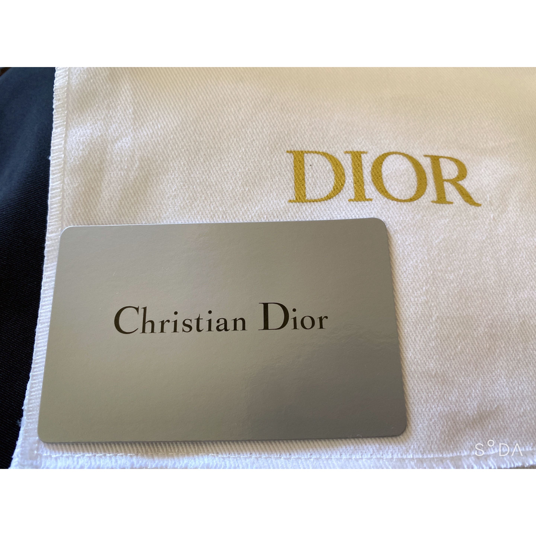 Christian Dior(クリスチャンディオール)の【大人気】iPhone12Pro ケース　DIOR チャーム　ゴールド　人気　 スマホ/家電/カメラのスマホアクセサリー(iPhoneケース)の商品写真