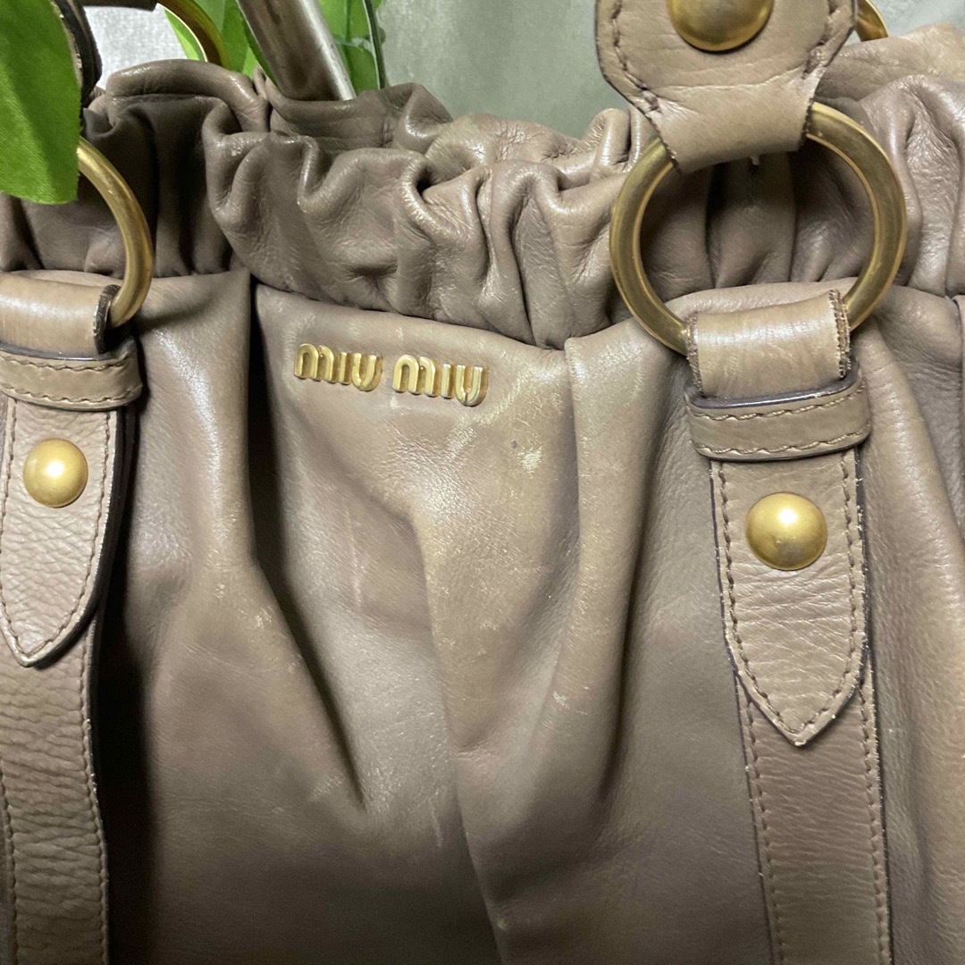 miumiu(ミュウミュウ)のmiu miu バッグ レディースのバッグ(ハンドバッグ)の商品写真