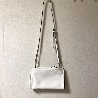 ザラ(ZARA)のZARA ホワイトショルダーバッグ moussy,SLY,emoda,H&M(ショルダーバッグ)