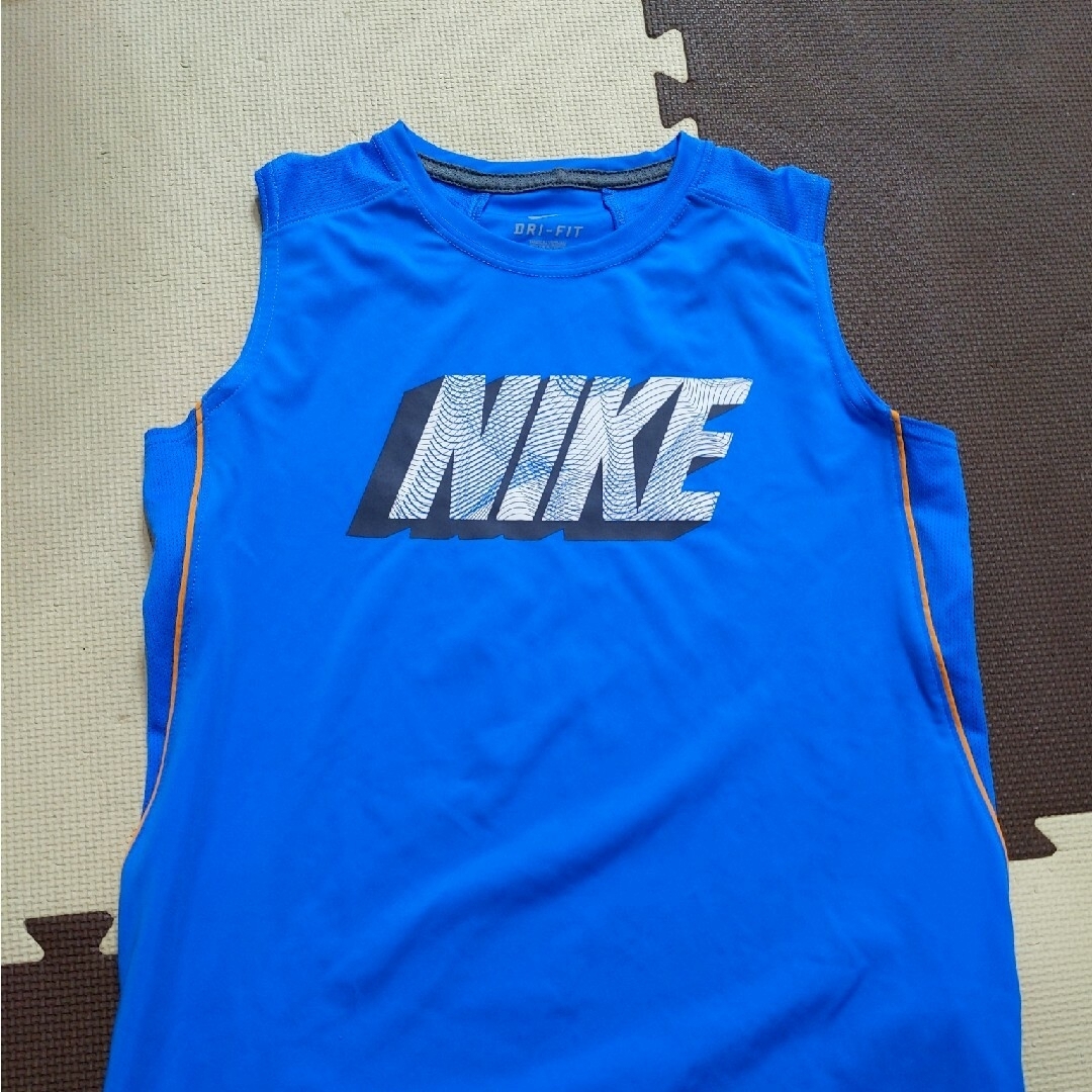 NIKE(ナイキ)のナイキ　キッズM キッズ/ベビー/マタニティのキッズ服男の子用(90cm~)(Tシャツ/カットソー)の商品写真