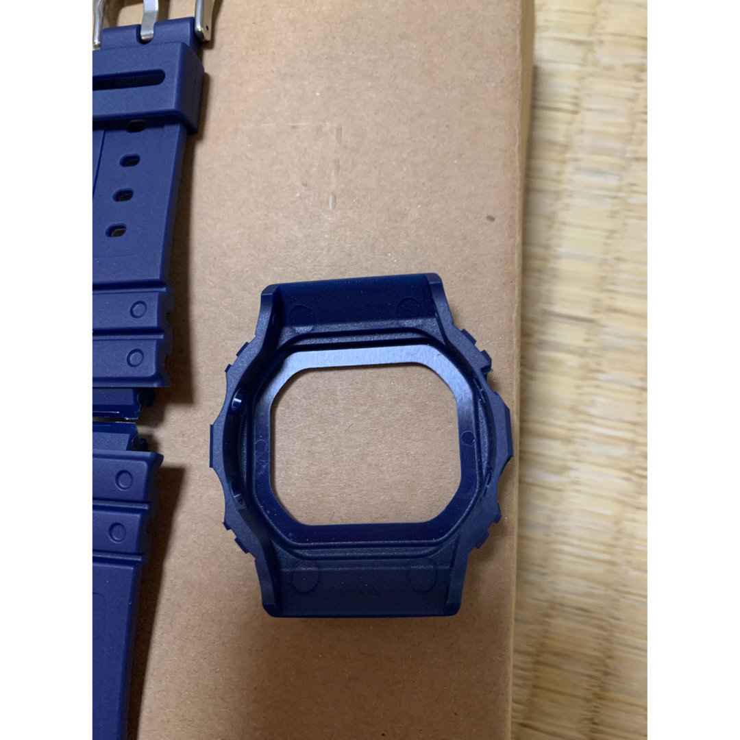 G-SHOCK(ジーショック)のカシオG-SHOCK DW-5600系ベルベゼ　ベゼル、ベルト　ネイビー　ブルー メンズの時計(ラバーベルト)の商品写真