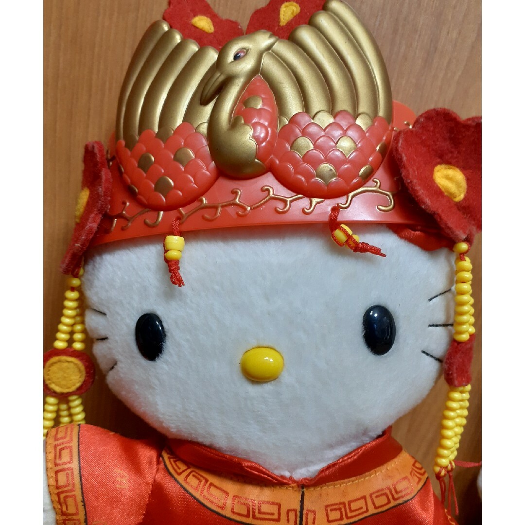 キティちゃん CHINESE KITTYペアぬいぐるみ エンタメ/ホビーのおもちゃ/ぬいぐるみ(キャラクターグッズ)の商品写真