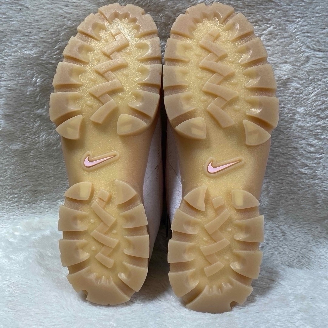 NIKE(ナイキ)の●新品・Nike WMNS Lahar Low SE "Teddy Bear" メンズの靴/シューズ(スニーカー)の商品写真