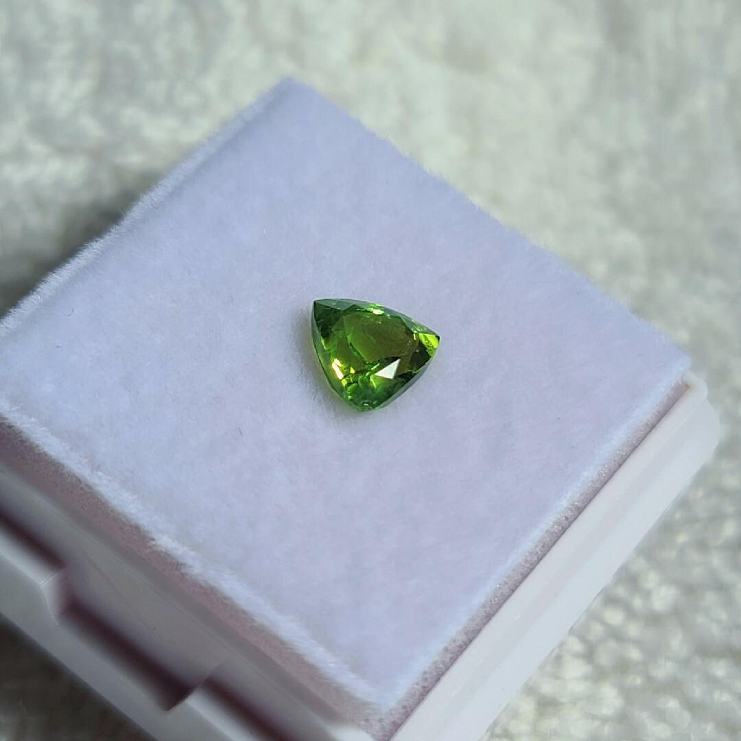 マリガーネットルース  0.848ct  中央宝石研究所鑑別書付き