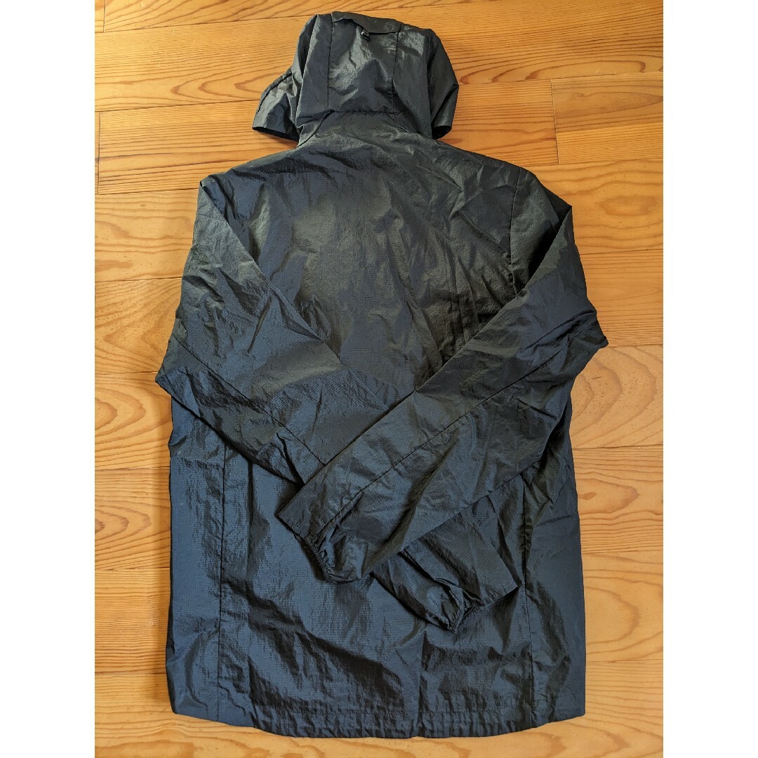 patagonia(パタゴニア)のpatagonia フーディニジャケット メンズM程度(S表記) ブラック メンズのジャケット/アウター(ナイロンジャケット)の商品写真