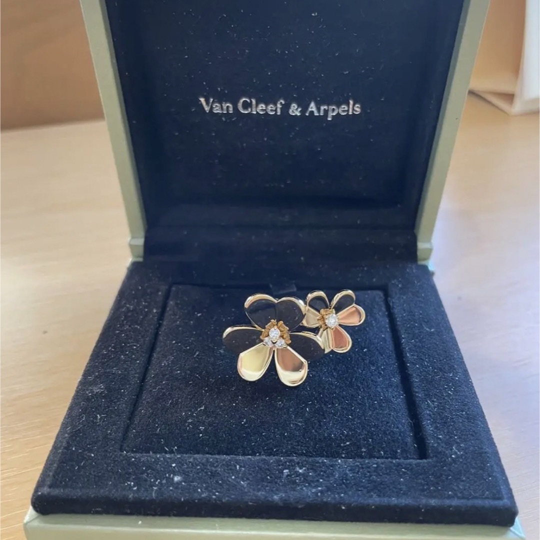 Van Cleef & Arpels(ヴァンクリーフアンドアーペル)の【最終値下】ヴァンクリーフ  フリヴォル　アントレア　13号リング レディースのアクセサリー(リング(指輪))の商品写真