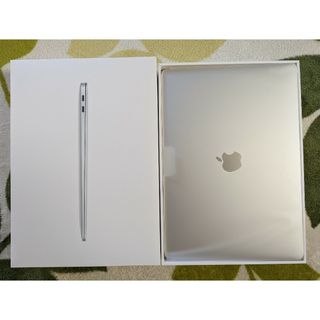 マック(Mac (Apple))の【美品】APPLE MacBook Air M1 8/256GB シルバー(ノートPC)