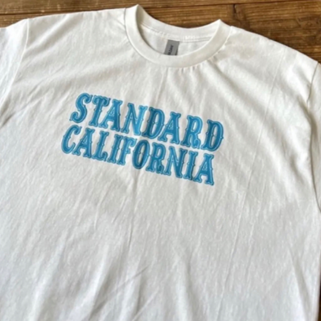 STANDARD CALIFORNIA(スタンダードカリフォルニア)の【Standard California】グリーンルーム限定 Ｔシャツ Mサイズ メンズのトップス(Tシャツ/カットソー(半袖/袖なし))の商品写真