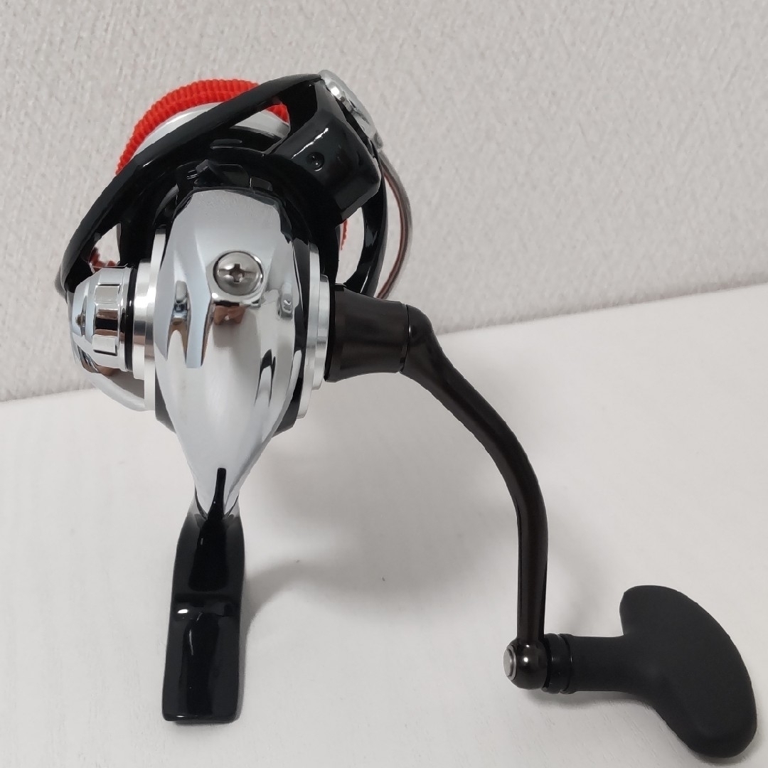 DAIWA(ダイワ)のスピニングリール ダイワ レグザLT3000-XH (未使用品、美品) スポーツ/アウトドアのフィッシング(リール)の商品写真