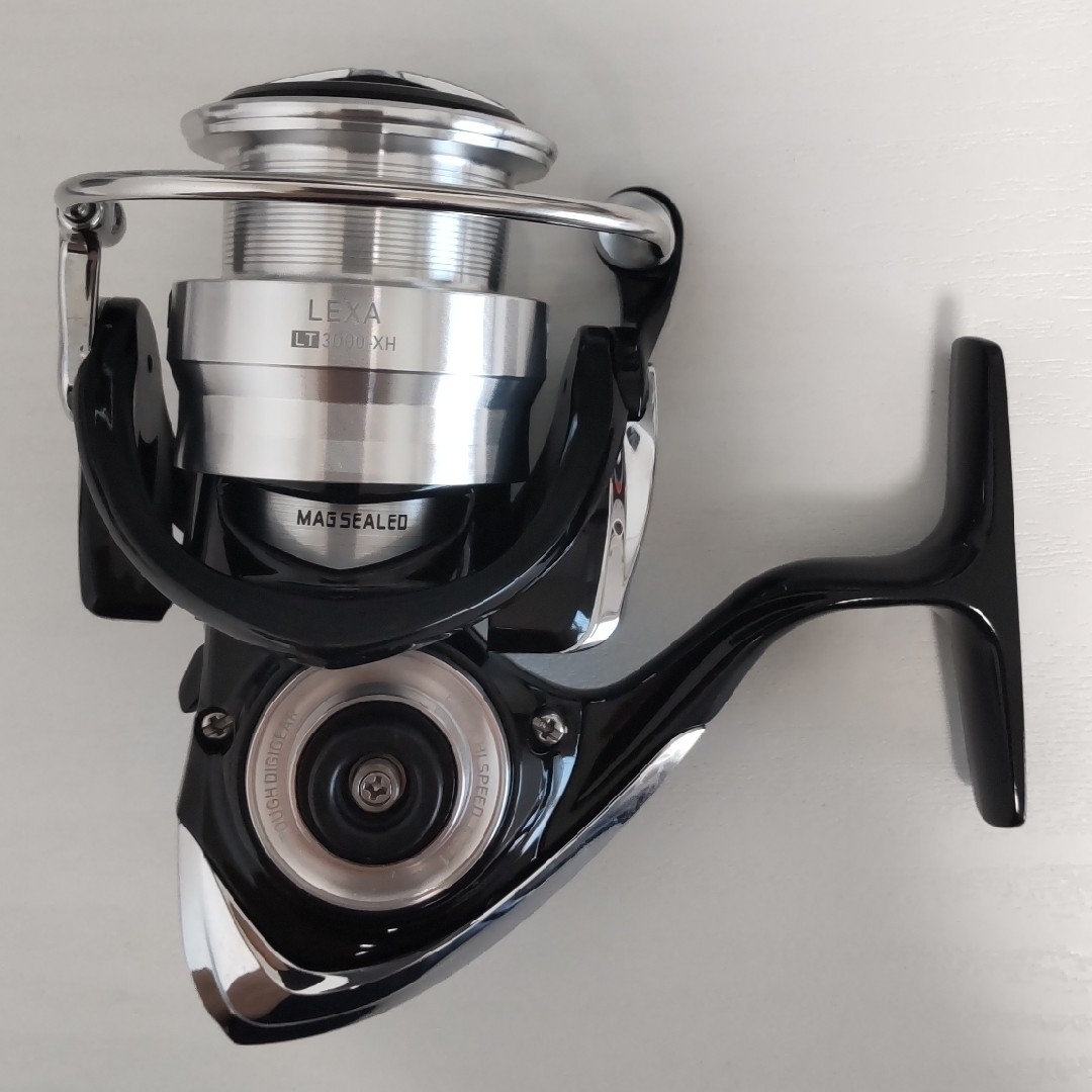 DAIWA(ダイワ)のスピニングリール ダイワ レグザLT3000-XH (未使用品、美品) スポーツ/アウトドアのフィッシング(リール)の商品写真