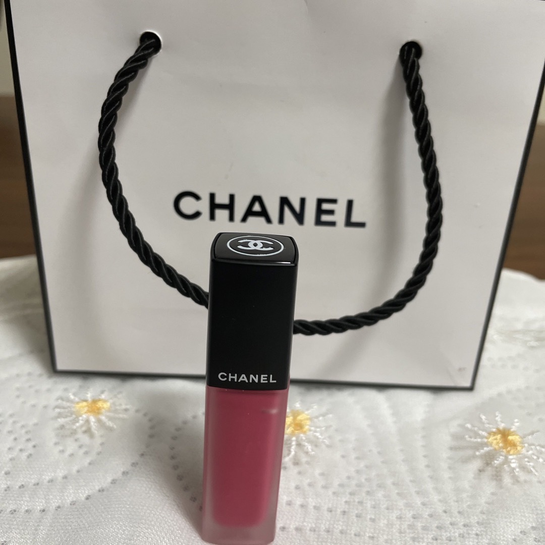 CHANEL(シャネル)のCHANELルージュアリュールインクフュージョン832 コスメ/美容のベースメイク/化粧品(口紅)の商品写真