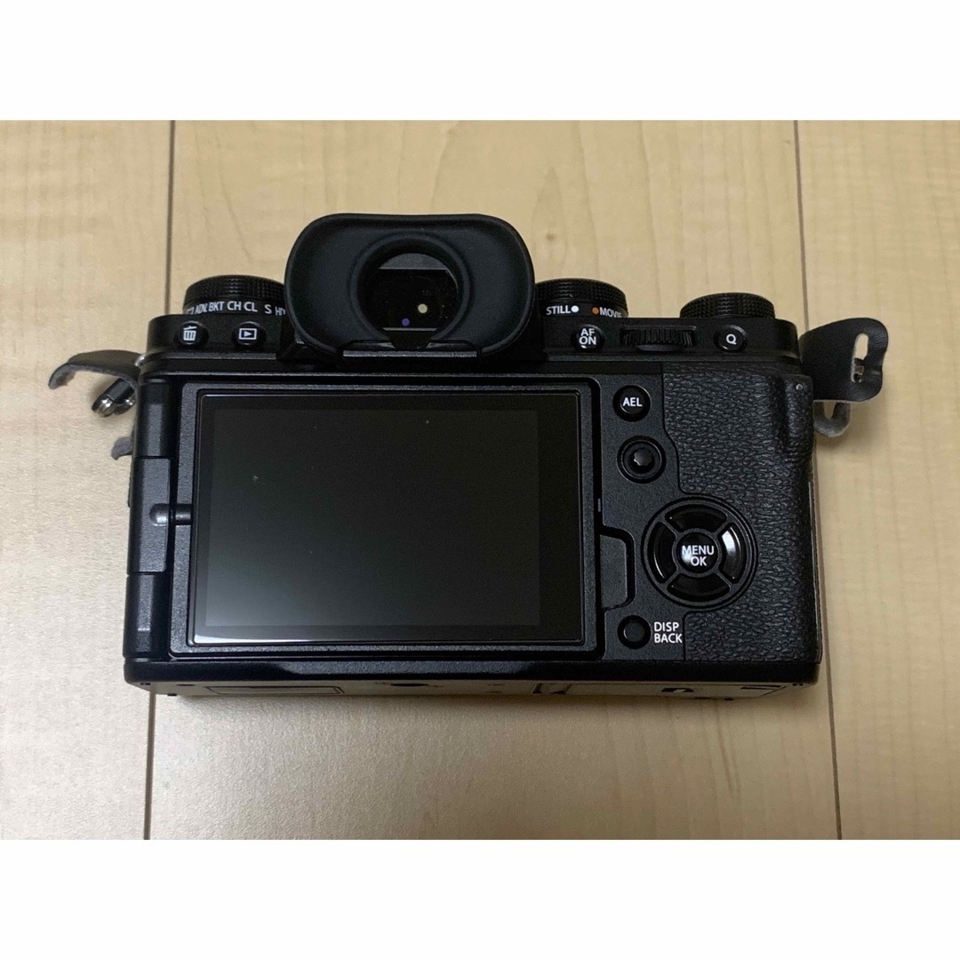 富士フイルム(フジフイルム)のFUJI FILM 充電式バッテリー X-T4 BLACK スマホ/家電/カメラのカメラ(ミラーレス一眼)の商品写真