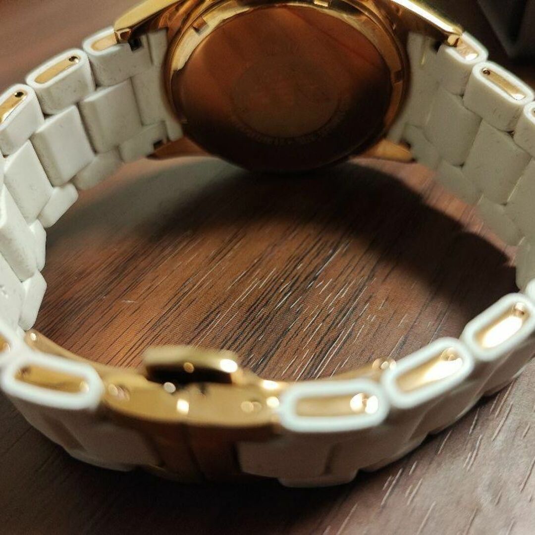 Emporio Armani(エンポリオアルマーニ)のエンポリオアルマーニ 腕時計 AR5919　ホワイト メンズの時計(腕時計(アナログ))の商品写真