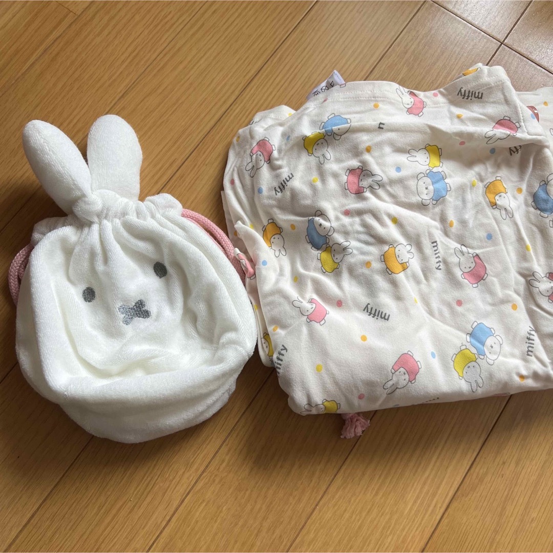 ミッフィー授乳ケープ(巾着袋付き)未使用 miffy ミッフィー 授乳ケープ 巾着袋付き